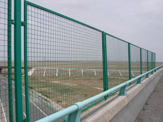 Cheap-PVC-Coated-Fence-Framework-Fence-Bridge-Fence.jpg