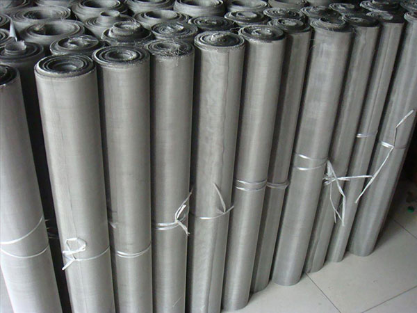 Stainless steel wire mesh products have become a daily consumer product